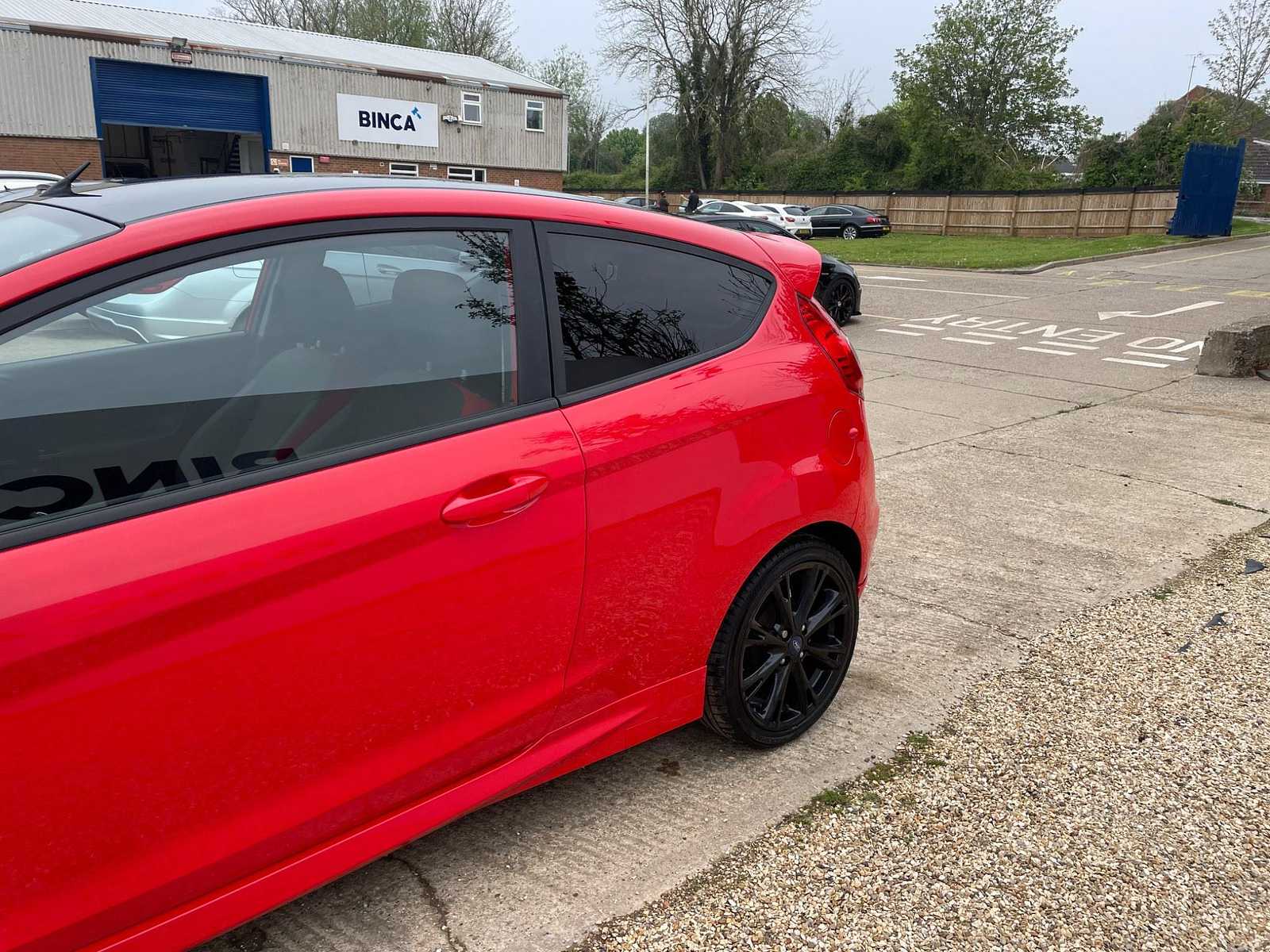 FORD FIESTA ZETEC S RED EDITION - Image 9