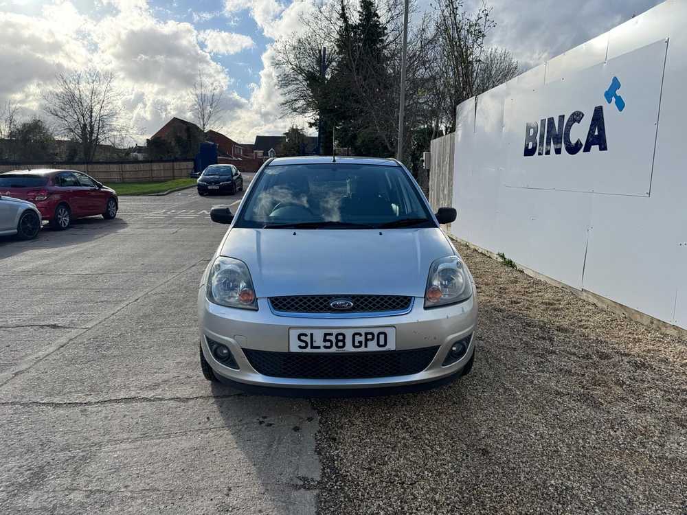 FORD FIESTA ZETEC CLIMATE - Image 3
