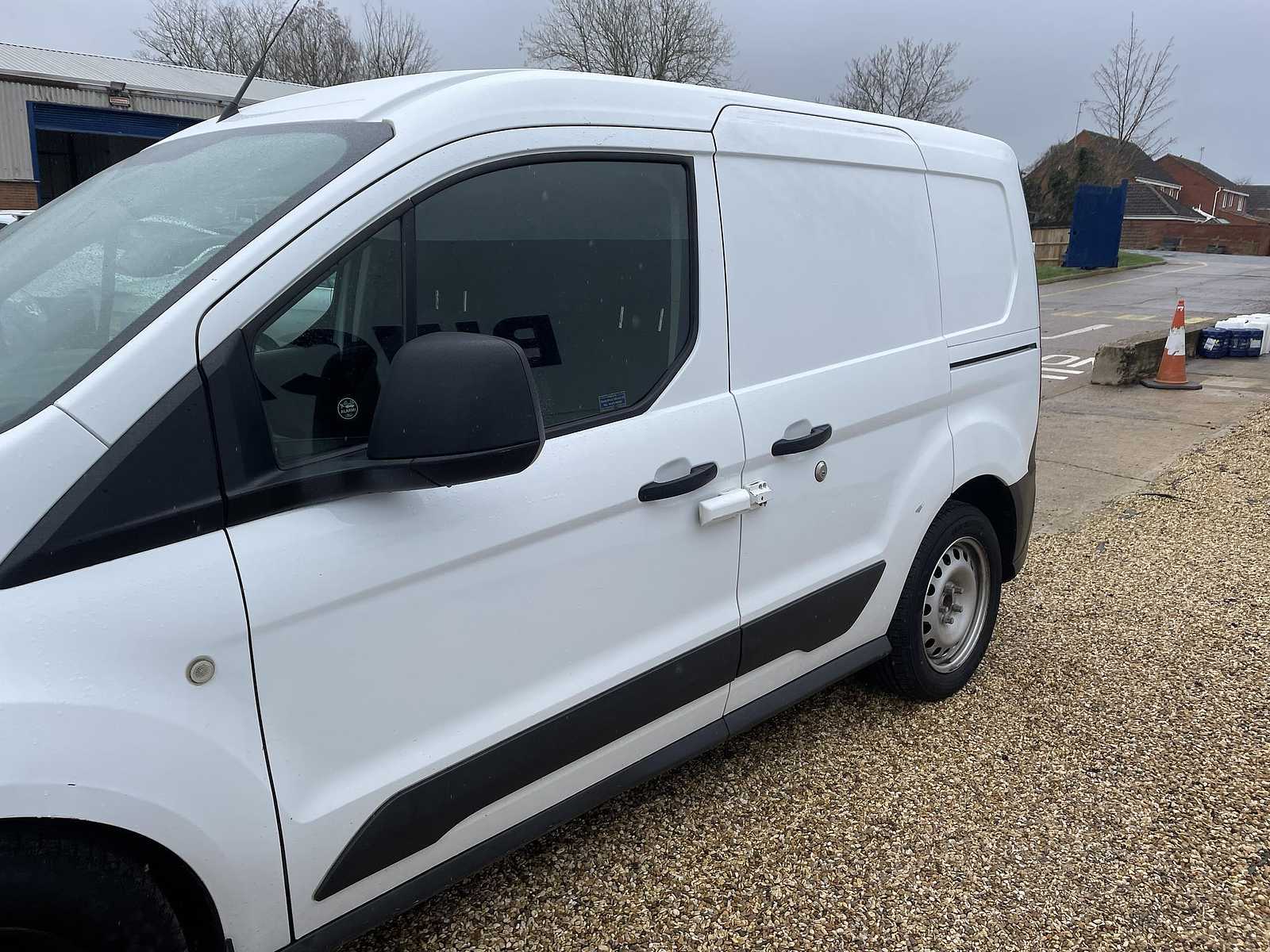 FORD TRANSIT CONNECT 200 - Image 4