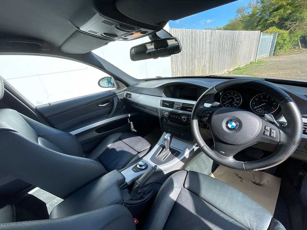 BMW 330I M SPORT A - Image 22