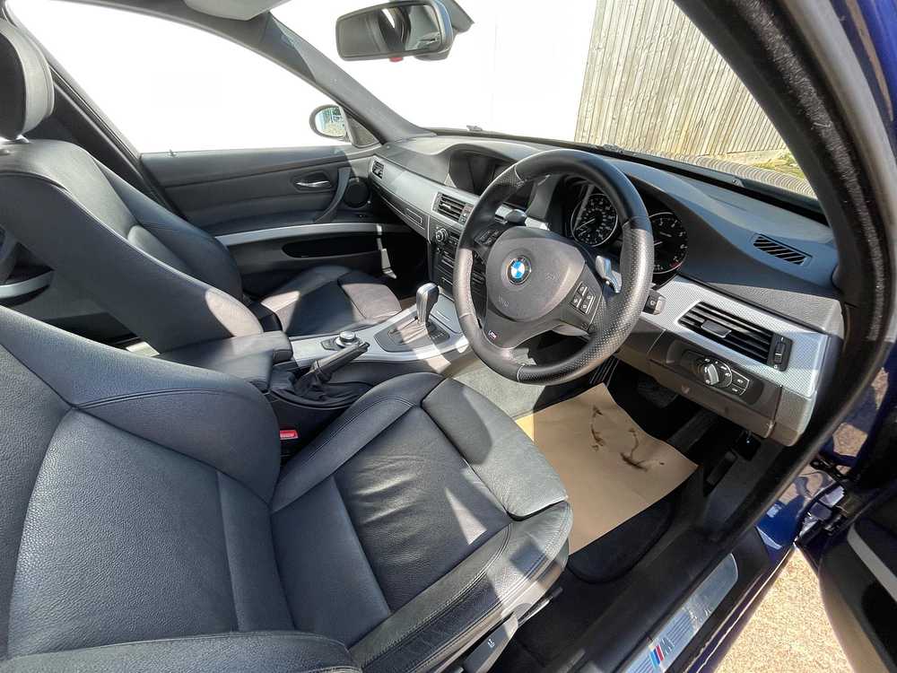 BMW 330I M SPORT A - Image 19