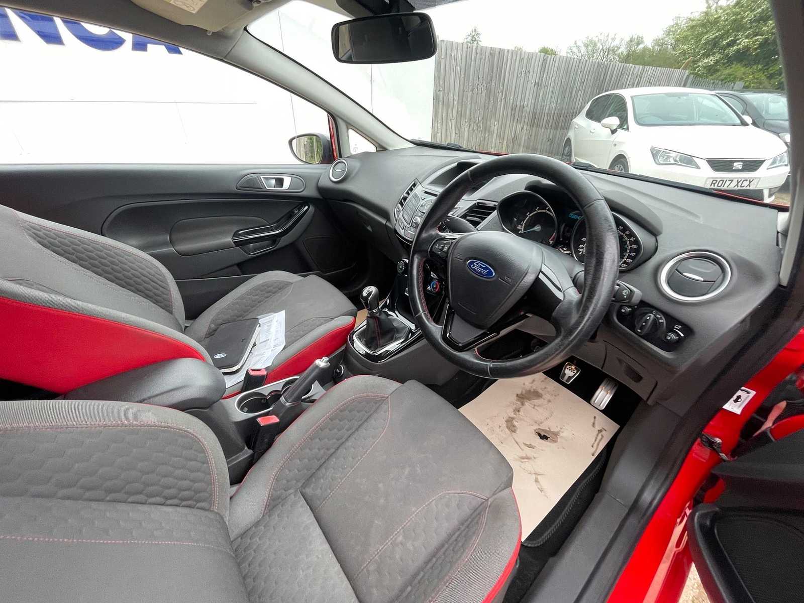 FORD FIESTA ZETEC S RED EDITION - Image 31